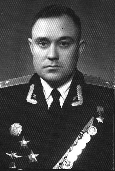 Кавалер ордена Александра Невского гвардии полковник Анисов В.Ф.