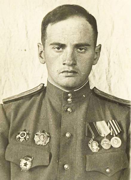 Кавалер ордена Александра Невского гвардии капитан Голынкин А.А.