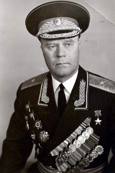 Герой Советского Союза, кавалер ордена Александра Невского, генерал-майор Ященко Н.И.