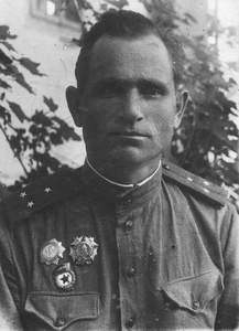 Кавалер ордена Александра Невского гвардии старший лейтенант Бессонов Г.А.