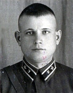 Младший лейтенант Журбенко В.А. после выпуска из Орджоникидзевского военного училища связи. Май 1941 года.