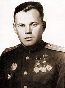 кавалер ордена Александра Невского, дважды Герой Советского Союза Речкалов Г.А.